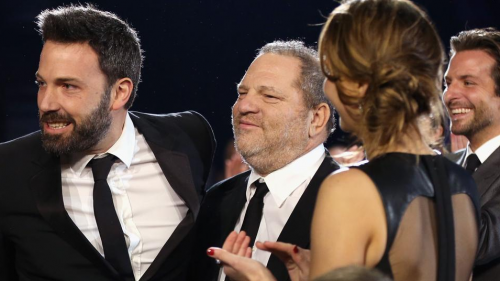Harvey Weinstein con Ben Affleck y otros famosos, varios años antes de que estallara el escándalo. (Foto: AFP)