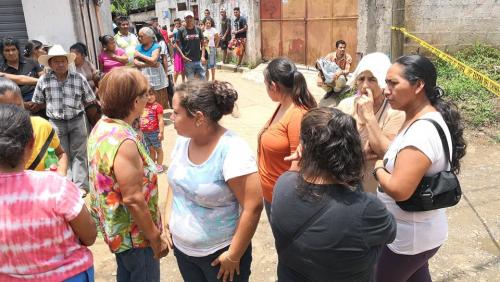 Las mujeres llegaron al lugar para saber sobre sus familiares desaparecidos. (Foto: captura Facebook) 
