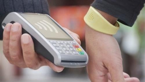 Aunque muchos consumidores tienen miedo a que se pierda la privacidad de sus datos, esta ser&aacute; la manera futurista de consumo. (Foto: El Diario Cantabria)