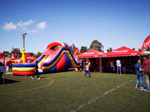 Adem&aacute;s del partido, los asistentes pudieron disfrutar de juegos y actividades recreativas.