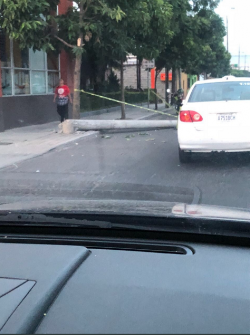 Los elementos de la PMT no localizaron el vehículo involucrado en el incidente. (Foto: captura Twitter/@AlvarengaKP)