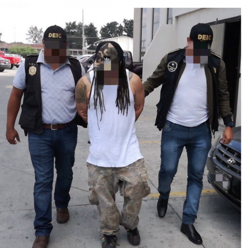 El capturado en la zona 16 es conocido como "El Rasta". (Foto: PNC)