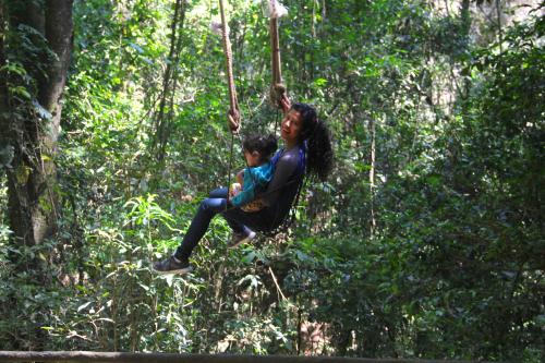 Los columpios tienen un atractivo especial que son los m&aacute;s buscados por los visitantes. (Foto: Fredy Hern&aacute;ndez/Soy502)