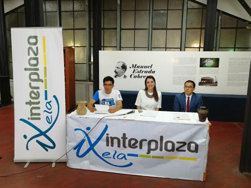 Conferencia de prensa de Interplaza Xela para presentar el programa de restauraci&oacute;n e infraestructura. (Foto: cortes&iacute;a Interplaza)