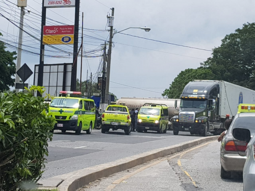Por el incidente fueron trasladadas seis personas a un centro asistencial. (Foto: captura de Twitter) 