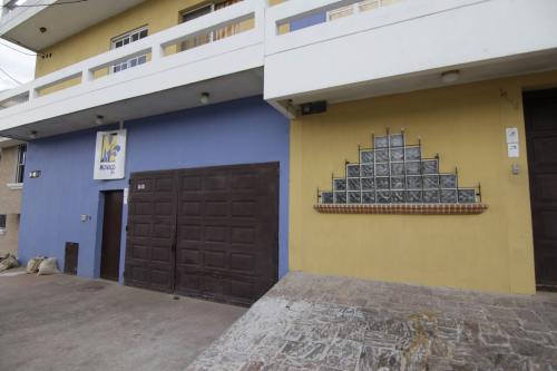 La fachada del negocio. (Foto: Alejandro Bal&aacute;n/Soy502)