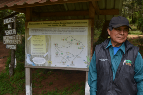 Santos siempre se ha dedicado a proteger y conservar el bosque. (Foto: Roberto Caubilla/Soy502)