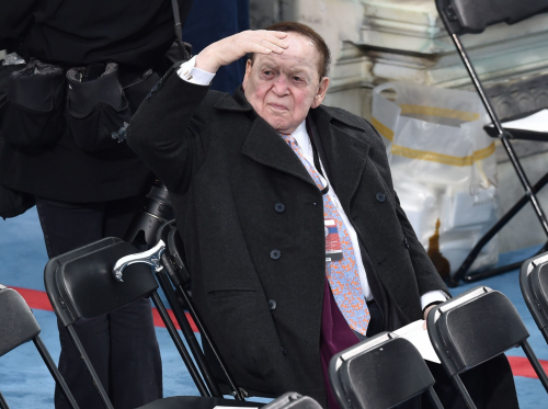 Sheldon Adelson en la ceremonia de inauguración de Donald Trump, un evento para el que donó 5 millones de dólares. (Foto AFP/Getty Images)