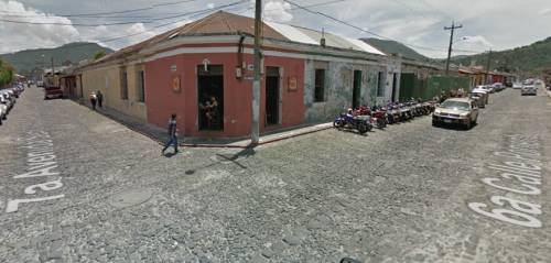 El cuarto lugar es para la 6 calle entre 6 y 7 avenida con 112 cepos (Foto: Google Maps)