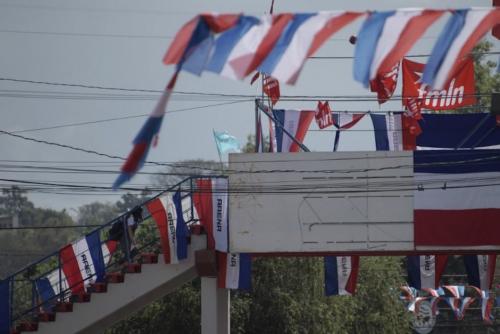 Las calles de la capital de El Salvador quedaron llenas de campa&ntilde;a electora. Foto: AFP