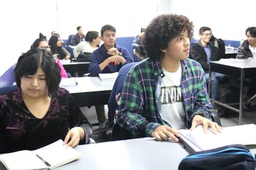 Debes presentarte este s&aacute;bado con tus documentos para aplicar a una de las becas. (Foto: Agexport)