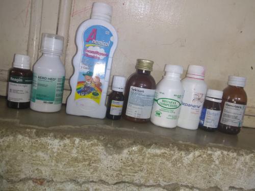 Estas son los medicamentos que consume a diario Walter Estuardo y que deben mantener sus papÃ¡s. (Foto: CortesÃ­a de la familia)