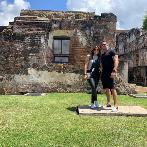 La presentadora disfrut&oacute; con su esposo. (Foto: Instagram) 