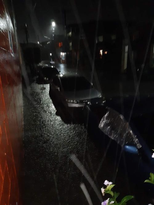 Lluvias causan inundaciones en residenciales de VIlla Nueva