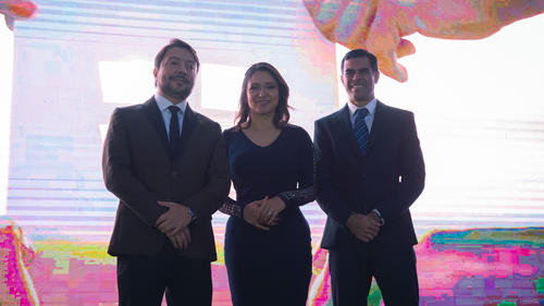 Mario Escobar Quintana, gerente de Ventas, Mar&iacute;a de los &Aacute;ngeles Barrientos, gerente de mercadeo de Grupo Unicomer y Juan Jos&eacute; Gir&oacute;n, gerente general de La Curacao. (Foto: George Rojas/Soy502)