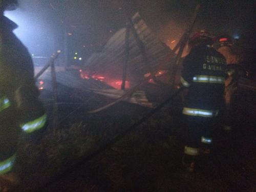 El alcalde auxiliar de la localidad vincul&oacute; la bodega con Kamilo Rivera, quien se encuentra pr&oacute;fugo desde octubre de a&ntilde;o pasado. (Foto: Bomberos Municipales Departamentales)
