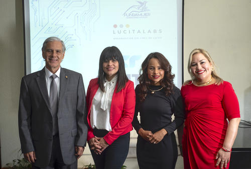 Los representantes de las entidades que impulsan este proyecto que favorecerÃ¡ cientos de emprendedores guatemaltecos. (Foto: LucitaLabs)