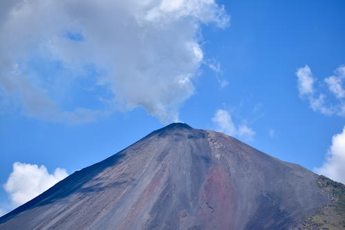 El volcán Pacaya se mantiene activo y es uno de los mayores atractivos del lugar. (Foto: Fredy Hernández/Soy502)