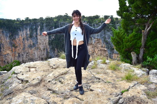 Los visitantes aprovechan para tomarse muchas fotograf&iacute;as a la orilla del Cimarr&oacute;n. (Foto: Fredy Hern&aacute;ndez/Soy502)