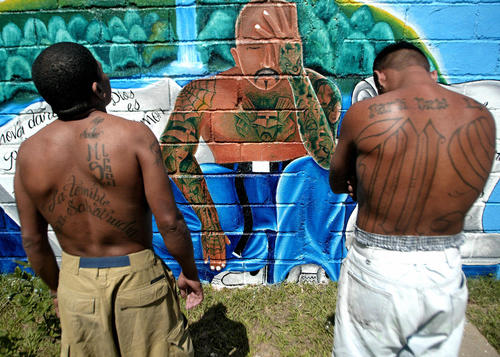 La justicia estadounidense acusa a este grupo transfronterizo de cometer diversos actos delictivos. (Foto: Archivo/AFP)