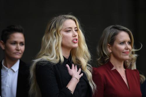 Amber Heard habló con los medios al finalizar el juicio. (Foto: AFP)