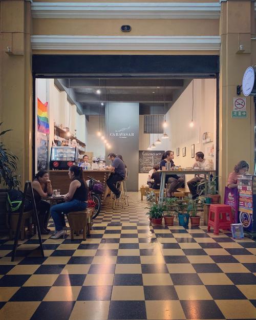 El sitio se hab&iacute;a convertido en un espacio ameno en medio del bullicio de la zona 1. (Foto: Caravasar)