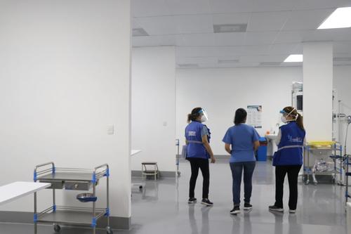 En el Hospital Temporal del Parque de la Industria atienden 60 médicos a 240 pacientes. (Foto: PDH) 
