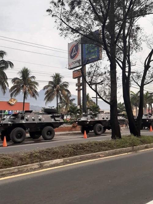Los vehículos militares han sido vistos en diferentes lugares durante el viernes 15 de mayo. (Foto: Redes sociales) 