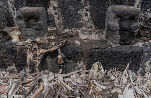 La tradici&oacute;n frente a la muerte ha sido lastimada por el coronavirus. (Foto: Teresa de Miguel/El Pa&iacute;s)