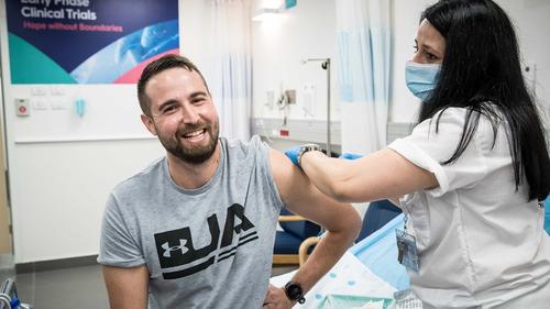 Segev Harel fue el primer voluntario. (Foto: Infobae)