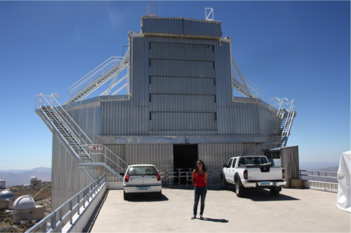 La doctora Kristhell López visitó el telescopio del Observatorio de La Silla, en Chile. (Foto: Kristhell López)
