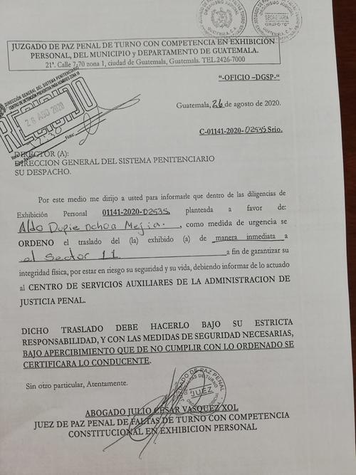 Esta es la resolución del juez que permitió que alias "Lobo" ingresara al sector 11 del Preventivo de la zona 18. (Foto: Soy502) 