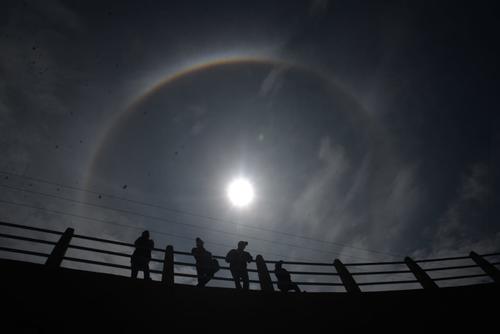 Halo solar visto en Guatemala el 19 de abril. (Foto: Wilder López/Soy502) 