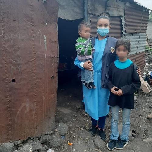 La PGN y el MP realizaron una diligencia en una vivienda en la aldea Los Pocitos, Villa Canales y rescataron a cuatro menores que sufrían abuso. (Foto: PGN)