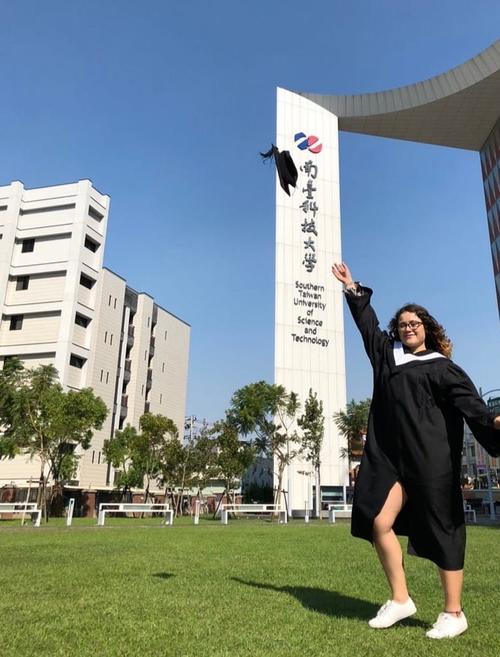 Sofía durante su graduación de licenciatura en Taiwán. (Foto: Sofía Ramos)