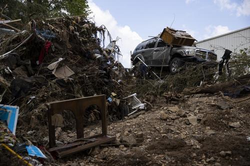 Varias de las comunidades parecían zonas de guerra. (Foto: AFP)