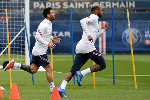 Messi y Neymar podrían debutar el fin de semana ante el Reims. (Foto: AFP)