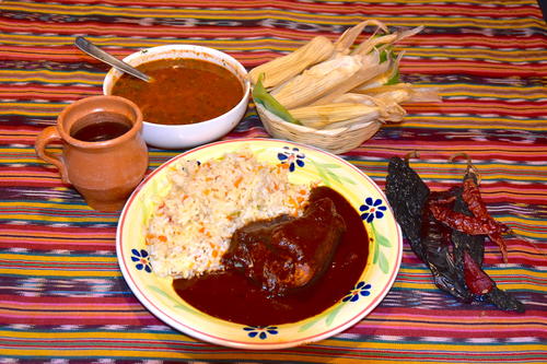 El Quichom se acompaña con arroz, tamalitos, por lo general es picante pero puede prepararse para las personas que no lo toleran. (Foto: Fredy Hernández/Soy502)