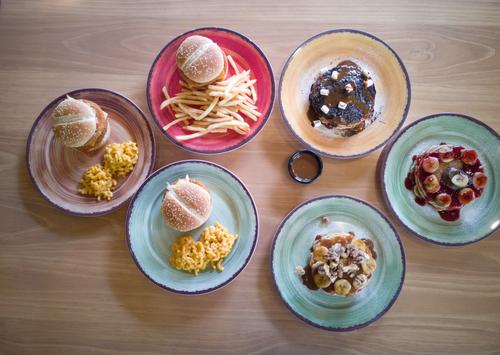 Pollo Campero, sabor campero, menú, hamburguesas, panqueques, pérgolas, Guatemala, Soy502