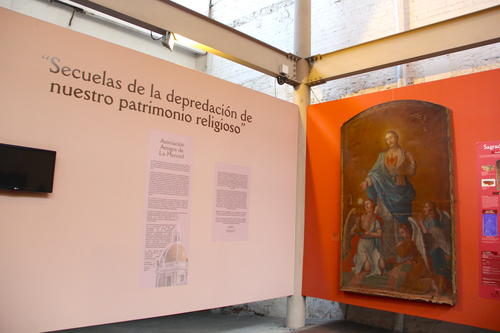 Una de las primeras exposiciones que encuentras en el museo de La Merced es sobre las secuelas de la depredación del patrimonio religioso. (Foto: Fredy Hernández/Soy502)