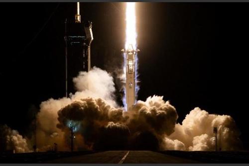 Elon Musk lleva hoy una clara ventaja ya que la NASA escogió el SpaceX de Musk.  (Foto: AFP)