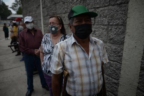 Jesús García llegó a la sede del CUM en la zona 11 desde su casa en Tierra Nueva, Chinautla. (Foto: Wilder López/Soy502) 