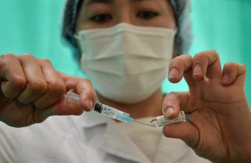 Las proyecciones estiman que en 2022 toda la población mundial esté vacunada. (Foto: AFP)