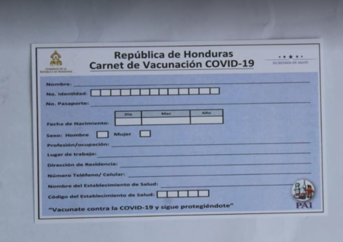 Constancia de vacunación de guatemalteco que se vacunó otras dos dosis extras en Honduras. (Foto: cortesía)