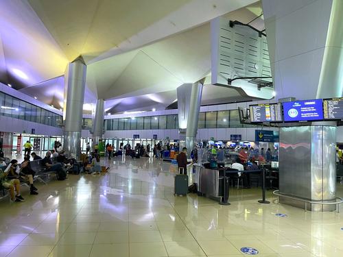 La terminal aérea espera una gran cantidad de pasajeros que llegarán y saldrán del país en los próximos días. 