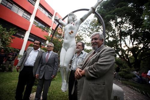 "No al Femicidio", escultura de Manolo Gallardo. (Foto: Ministerio de Cultura y Deportes)