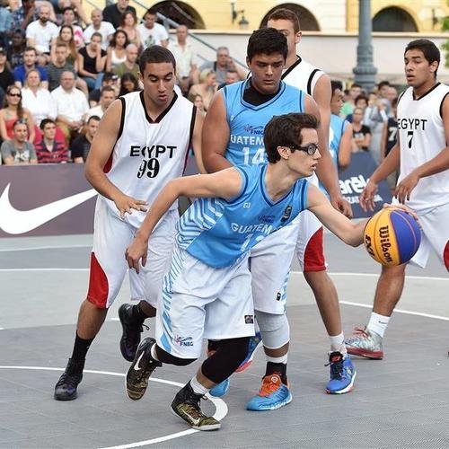 Carlos Méndez jugó en Hungría con la selección guatemalteca de baloncesto. (Foto: Carlos Méndez)
