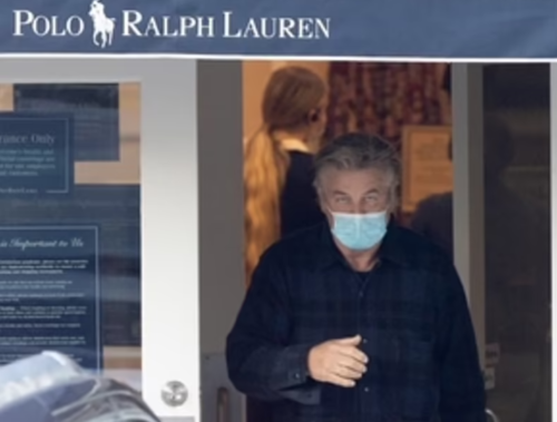 Baldwin fue visto saliendo de la tienda de ropa Ralph Lauren. (Foto: Fox)
