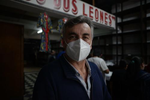 Jorge Murga, cliente de "Los Dos Leones" (Foto: Wilder López / Soy502)