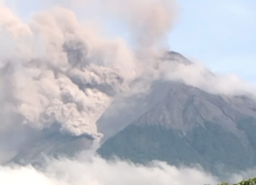 Así son las primeras imágenes del Volcán de fuego tras iniciar la erupción. (Foto: Conred)